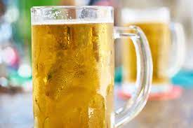 Polacy piją mniej piwa